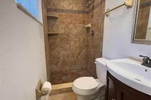 218 Lewis Blvd SE, Saint Petersburg, FL 33705 - Photo 11