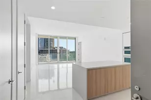 400 Central Ave, Saint Petersburg, FL 33701 - Photo 7