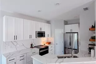 542 51st Ave N, Saint Petersburg, FL 33703 - Photo 11