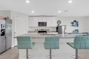 16767 Sunburst Lake St, Wimauma, FL 33598 - Photo 7