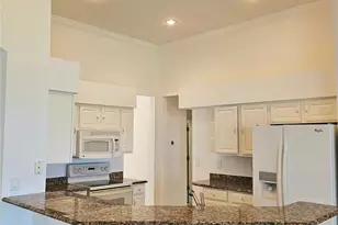 7209 Colonial Lake Dr, Riverview, FL 33578 - Photo 9