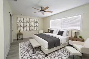 300 84th Ave NE, Saint Petersburg, FL 33702 - Photo 13