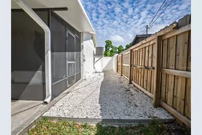 300 84th Avenue NE, Saint Petersburg, FL 33702 - Photo 35