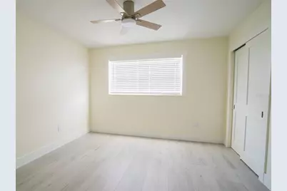 300 84th Avenue NE, Saint Petersburg, FL 33702 - Photo 27