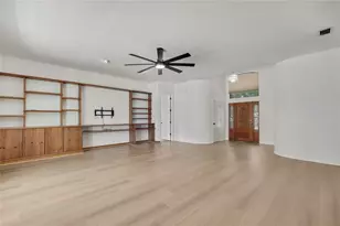 18401 30th St, Lutz, FL 33559 - Photo 11