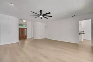 18401 30th St, Lutz, FL 33559 - Photo 9