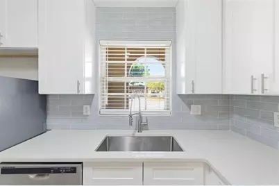 9993 86th St, Seminole, FL 33777 - Photo 13