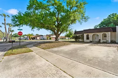 9993 86th St, Seminole, FL 33777 - Photo 3