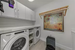 275 1st Ave S, Saint Petersburg, FL 33701 - Photo 15