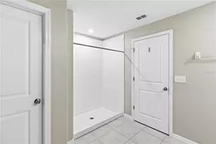 7152 Samuel Ivy Dr, Tampa, FL 33619 - Photo 11