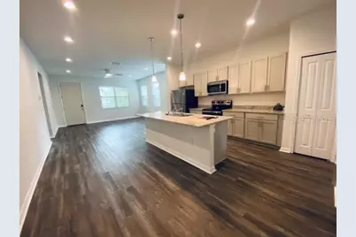 1325 James Avenue S, Saint Petersburg, FL 33705 - Photo 5