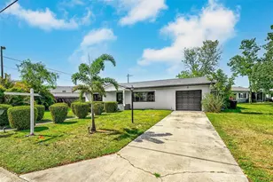 1026 Meadowlawn Dr N, Saint Petersburg, FL 33702 - Photo 1