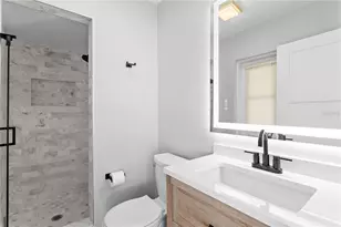 6984 S Shore Dr S, Saint Petersburg, FL 33707 - Photo 31