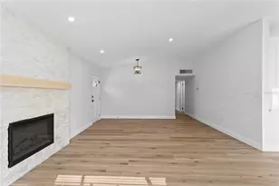 6984 S Shore Dr S, Saint Petersburg, FL 33707 - Photo 9