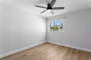 6984 S Shore Dr S, Saint Petersburg, FL 33707 - Photo 33