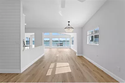 6984 S Shore Drive S, Saint Petersburg, FL 33707 - Photo 15