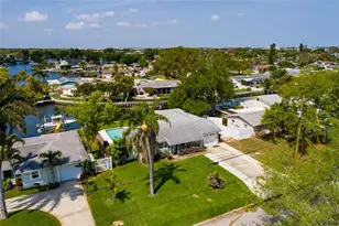 9294 Treasure Ln NE, Saint Petersburg, FL 33702 - Photo 3