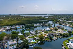 9294 Treasure Ln NE, Saint Petersburg, FL 33702 - Photo 27