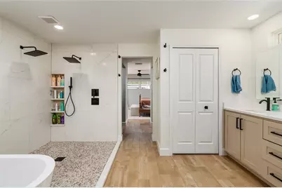 9294 Treasure Lane NE, Saint Petersburg, FL 33702 - Photo 15