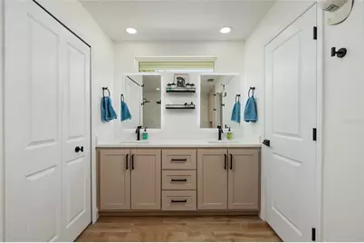 9294 Treasure Lane NE, Saint Petersburg, FL 33702 - Photo 9