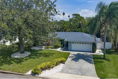 1729 Laurie Lane, Belleair, FL 33756 - Photo 3