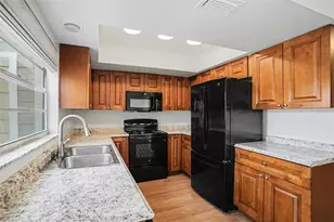 14733 Pine Glen Cir, Lutz, FL 33559 - Photo 9