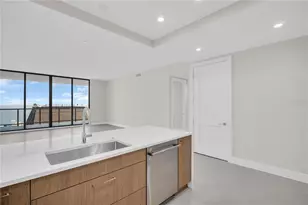 275 1st Ave S, Saint Petersburg, FL 33701 - Photo 13