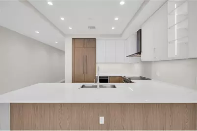 275 1st Avenue S #3704, Saint Petersburg, FL 33701 - Photo 17