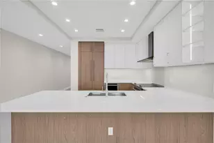 275 1st Ave S, Saint Petersburg, FL 33701 - Photo 17