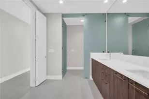 275 1st Ave S, Saint Petersburg, FL 33701 - Photo 39