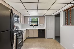 5970 80th St N, Saint Petersburg, FL 33709 - Photo 9