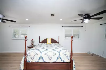 989 8th Avenue NE, Largo, FL 33770 - Photo 15