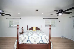 989 8th Ave NE, Largo, FL 33770 - Photo 15