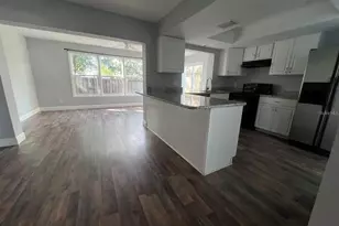 2072 Los Lomas Dr, Clearwater, FL 33763 - Photo 3