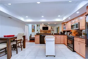 16704 Vallely Dr, Tampa, FL 33618 - Photo 9