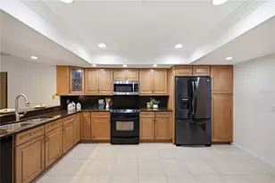 16704 Vallely Dr, Tampa, FL 33618 - Photo 9