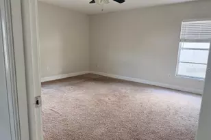 8753 Hampden Dr, Tampa, FL 33626 - Photo 5