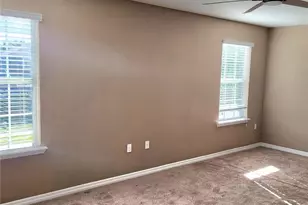 36142 Laguna Hills Cir, Zephyrhills, FL 33541 - Photo 21