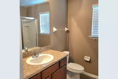 36142 Laguna Hills Circle, Zephyrhills, FL 33541 - Photo 11