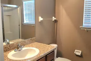 36142 Laguna Hills Cir, Zephyrhills, FL 33541 - Photo 11