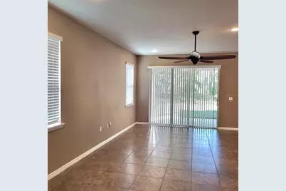 36142 Laguna Hills Circle, Zephyrhills, FL 33541 - Photo 3