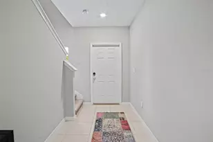 509 Royal Empress Dr, Ruskin, FL 33570 - Photo 5