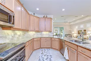 984 Pembroke Point Way, Sun City Center, FL 33573 - Photo 7