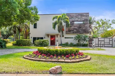 2520 Gomaz Way S, Saint Petersburg, FL 33712 - Photo 1