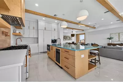 10201 Gulf Boulevard, Treasure Island, FL 33706 - Photo 25