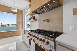 10201 Gulf Blvd, Treasure Island, FL 33706 - Photo 21