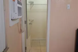 2538 W Hiawatha St, Tampa, FL 33614 - Photo 45