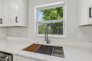 430 Pevetty Dr, Plant City, FL 33563 - Photo 7