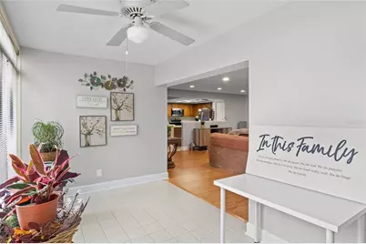 13140 Village Chase Circle, Tampa, FL 33618 - Photo 9