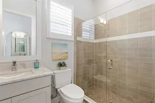 8245 Grande Shores Dr, Sarasota, FL 34240 - Photo 29